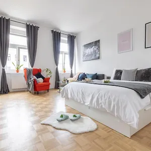  Apartment Yeshello Station Austria